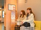 ロビーにはソファーをご用意しております