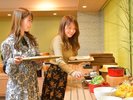 お好きな料理をお取りください