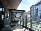 京都駅の南北連絡通路からは階段・エスカレーター・エレベーターがございます