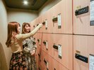 ご宿泊のお客様専用セルフクロークでお手軽に荷物をお預けいただけます