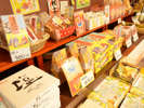 お土産コーナーもございます!広島のお土産をGET♪