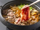 【夕食】メイン「和牛しゃぶしゃぶ」、「和牛すき焼き」をメインとした和食会席のご用意。