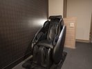 【露天風呂付DXダブル】マッサージチェアが備わった客室。日頃の疲れをリフレッシュ。