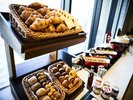 『焼き立てパンとごちそう野菜の朝ごはん』をコンセプトに、野菜の本来の美味しさを引き出した朝食をご用意