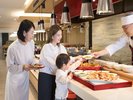 出来立ての料理を味わうライブキッチン