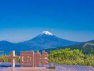 360度の絶景パノラマが楽しめる展望テラス「PANORAMA TERRACE 1059」ホテルから車で約15分