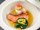 2025年9月10月《炊合せ一例》蟹信田巻き・忍野サーモン旨煮