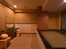『和の湯』は畳敷き。2〜4名様・小さいお子様もご一緒に。