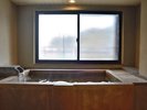『しろの湯』2名様向け 香川県の代表的な石材「御影石」で造られた讃岐のお風呂をご堪能下さい。