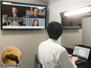 枕元のHDMI端子からテレビへの有線ミラーリングが可能。TVゲームやWEB会議等にご活用ください。