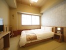 ■ダブル(140×195センチ)■15.8〜16.3平米 サータ社ベッド完備