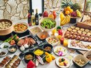 �yAllday Dining Parade (���H)�z�V�F�t�̂�����肪�l�܂���150��ނ𒴂��闿�������p�ӁB