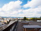 ROOFTOP TERRACE�b���N8��16���ɊJ�Â����܎R�̑���΂�]�ނ��Ƃ��ł��܂��B