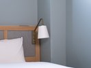 Moderate Large with Japanese-style�b�N�C�[���̃x�b�h�Ə�̏��オ��ɍ���Z�b�g������a�m���ł��B