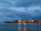松江の夜景ビューを独り占め♪宍道湖に当ホテルが映し出され揺らめきます