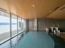 レイクビュー自慢の天然温泉で旅の疲れを癒してください。