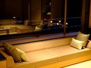 【−Suite Room−瑞木(みずき)】窓際にはデイベッドを設置し寛ぎながら外観をご覧いただけます。