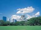 すっきり夏晴れの大阪城。