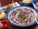 鴨鍋は旨味溢れるジューシーさが人気