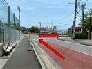 �Aマックスバリュ入口を右折します