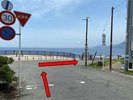 �C海に突き当たりましたら右折します