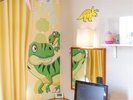 【2段ベッドで4人部屋の恐竜ルーム・302】2段ベッドを利用した、子供向けの可愛い恐竜のお部屋です。