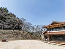 【奥出雲百姓塾・定員12名、1棟貸し施設】広い敷地ではバーベキューもできます。