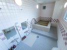 【小浴室・3階】16時〜23時、(朝は6時〜9時の間シャワーのみご利用いただけます)