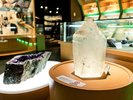 【1階博物館】大きな石英(水晶)の結晶です。こちらは触ることができます。