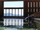 ■無料展望貸切露天風呂|四季の自然美と開放感が旅の疲れを癒します。 ※沸かし湯となります