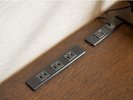 【客室】枕元のコンセント