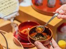 ひと工夫でさらに美味しい!ピリ辛アレンジもずく酢