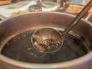 イカの旨みが凝縮された濃厚なスープ
