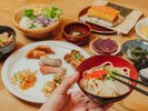 心も体も満たす沖縄の朝、伝統の沖縄そばと多彩な料理をどうぞ