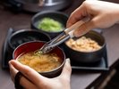 朝食