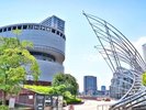 【国立国際美術館】世界的にみても珍しい完全地下型の美術館です。