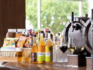 和歌山が誇る梅酒や各種アルコール(赤・白ワイン、ハイボールなど)も飲み放題。おつまみも食べ放題