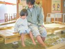 【エネルギーランド/足湯】白良浜を一望できる絶景とともに約40名まで楽しめる贅沢な癒やしタイム
