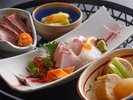 【スタンダード夕食 一品】籠盛り(一例)
