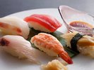 【夕食】3種類から選べるご飯のうちの1つ「にぎり寿司」(一例)