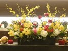 フロントの生け花は毎週月曜日に交換しております。