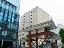 増上寺の大門をくぐると私どもホテルがございます。