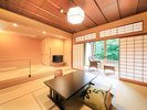 登録文化財「花の棟」/竹林の小径をお部屋からゆっくり眺めることの出来る、修善寺で唯一の客室です。