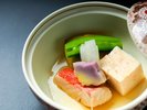 ◆炊合せ/丸茄子油煮・金目鯛・蟹進丈含目・根芋含目(2026年初夏お食事イメージ)