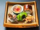 前菜/磯つぶ貝・トマト西京漬・鰻寿司など(2026年夏 お食事イメージ)