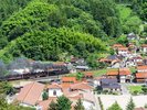 ��F�̊��Ɛ[���΂̎R�X�̒����A����SL���삯������B�G�{�̈��ʂ̂悤�ȒØa��̕��i�ł��B�i���j