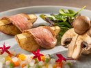 【土地の恵み会席】秋(2026年9月〜11月)強肴 合鴨ロースシナモン焼き 焼きリンゴ 焼き茸