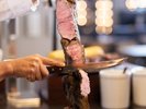 シェフがその場で切り分ける絶品シュラスコ