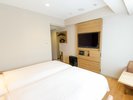 ツイン【18u / 100cmサイズベッド】※お風呂とトイレが別々になっています。