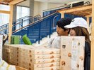 ホテル本館にはお土産屋さんもございます!